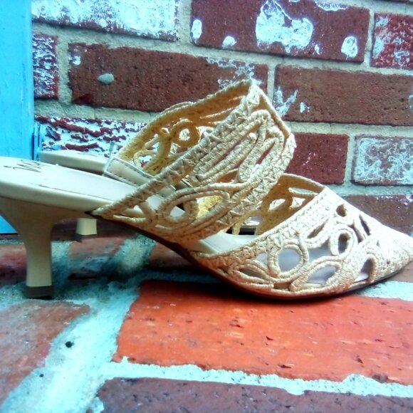 IMPO Slde on, Macrame/Crochet Mule. 8.5 Handmade Natural Up. Blush Acrylic Heel. - Picture 1 of 4